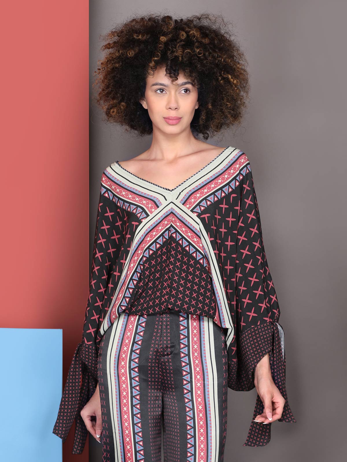 LEEMA PONCHO