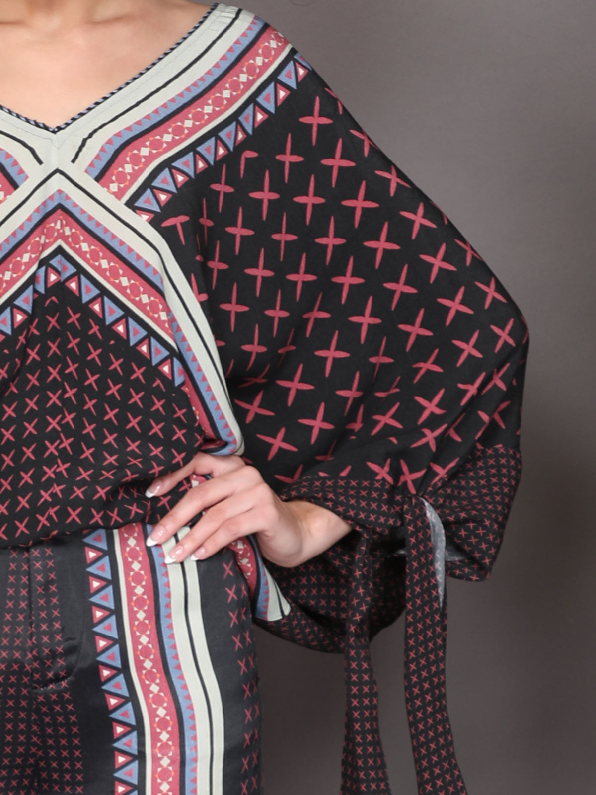 LEEMA PONCHO
